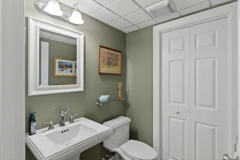 25 Hillview Lane Lewiston ME 04240