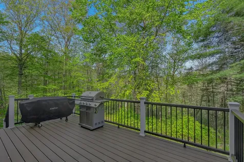 25 Hillview Lane Lewiston ME 04240