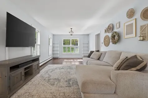 25 Hillview Lane Lewiston ME 04240