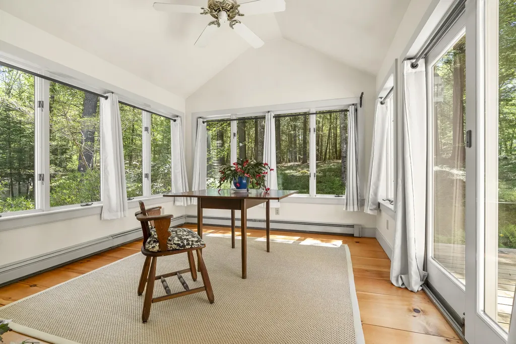 26 Stonebridge Circle Newcastle ME 04553