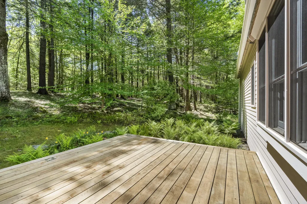 26 Stonebridge Circle Newcastle ME 04553