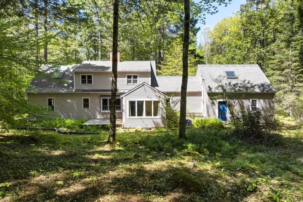26 Stonebridge Circle Newcastle ME 04553