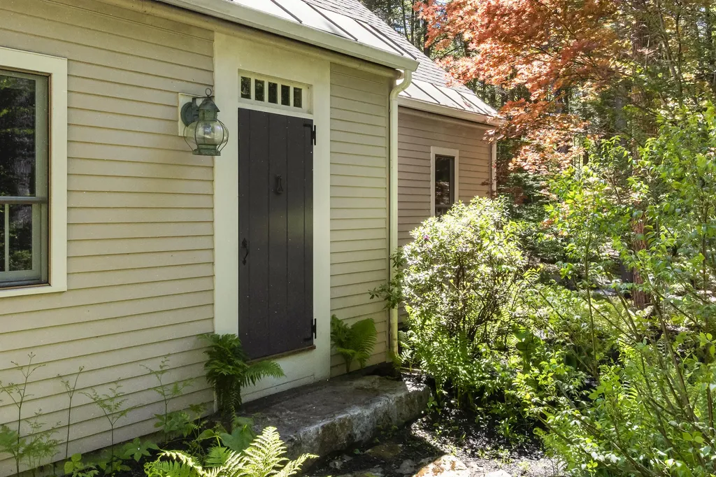 26 Stonebridge Circle Newcastle ME 04553