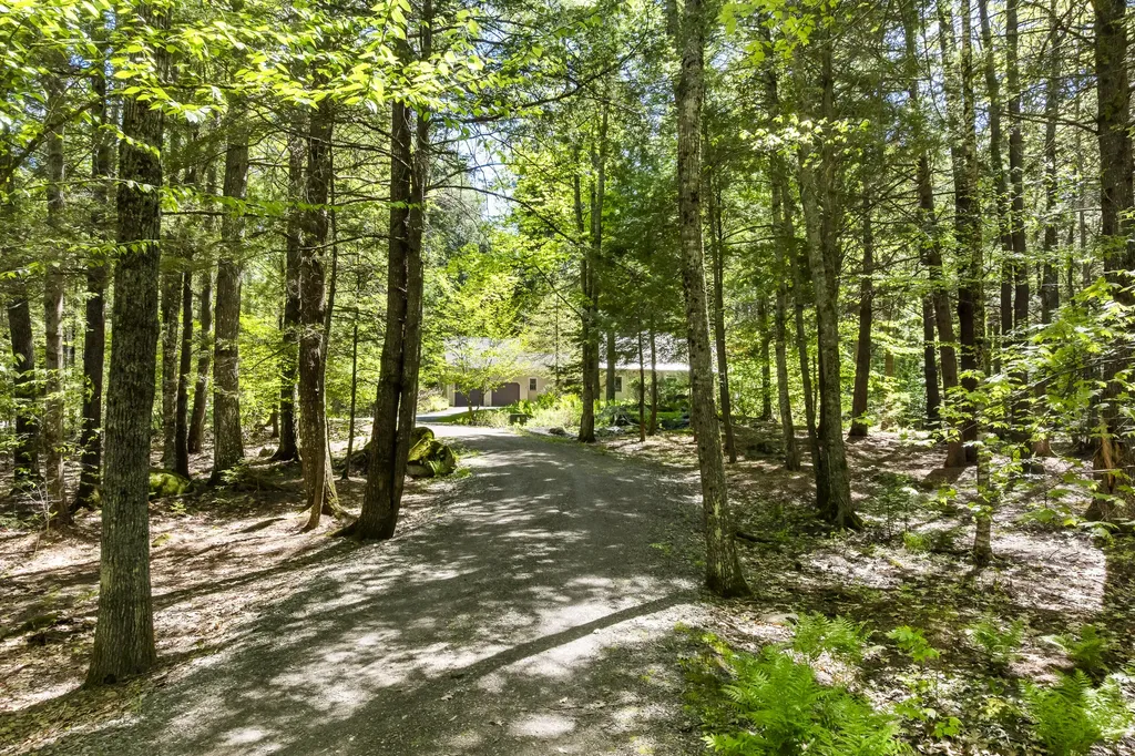 26 Stonebridge Circle Newcastle ME 04553