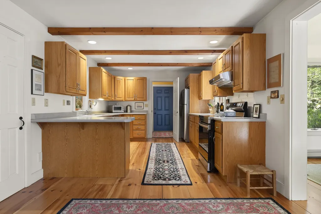 26 Stonebridge Circle Newcastle ME 04553