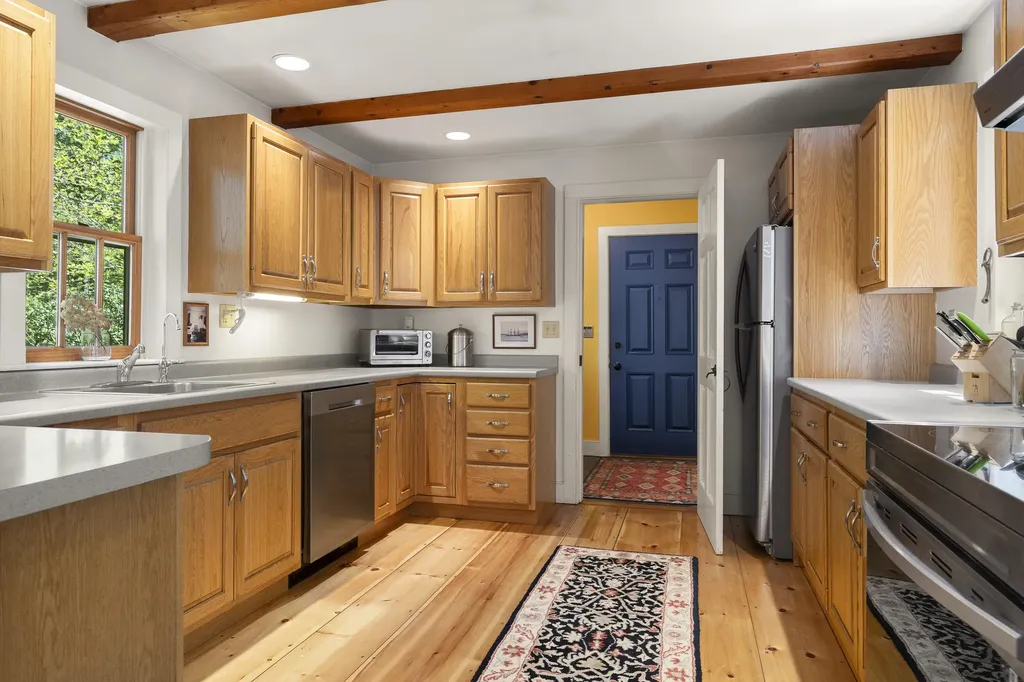 26 Stonebridge Circle Newcastle ME 04553