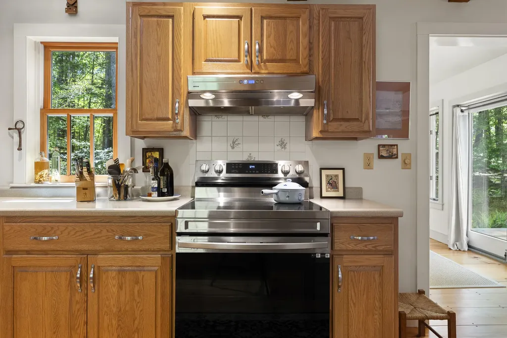 26 Stonebridge Circle Newcastle ME 04553