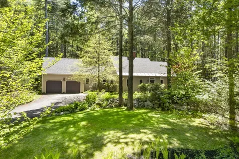 26 Stonebridge Circle Newcastle ME 04553