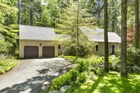 26 Stonebridge Circle Newcastle ME 04553