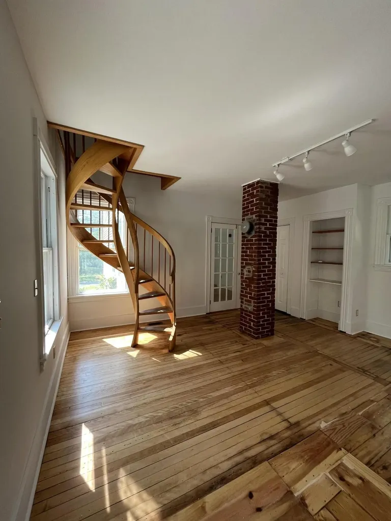 133 Gray Road Falmouth ME 04105