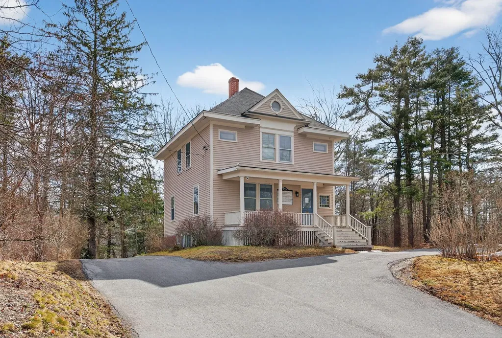 133 Gray Road Falmouth ME 04105