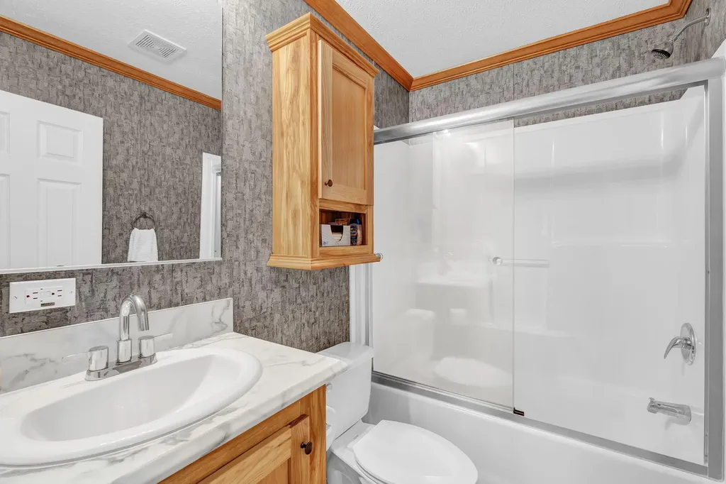 8 E Street Bangor ME 04401