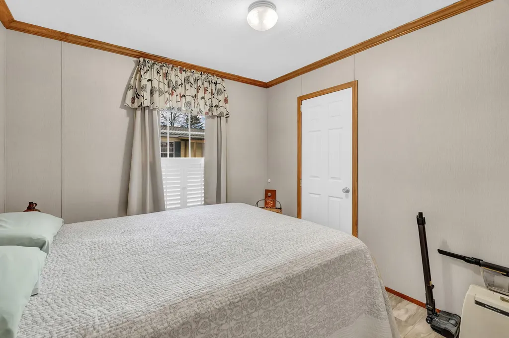 8 E Street Bangor ME 04401