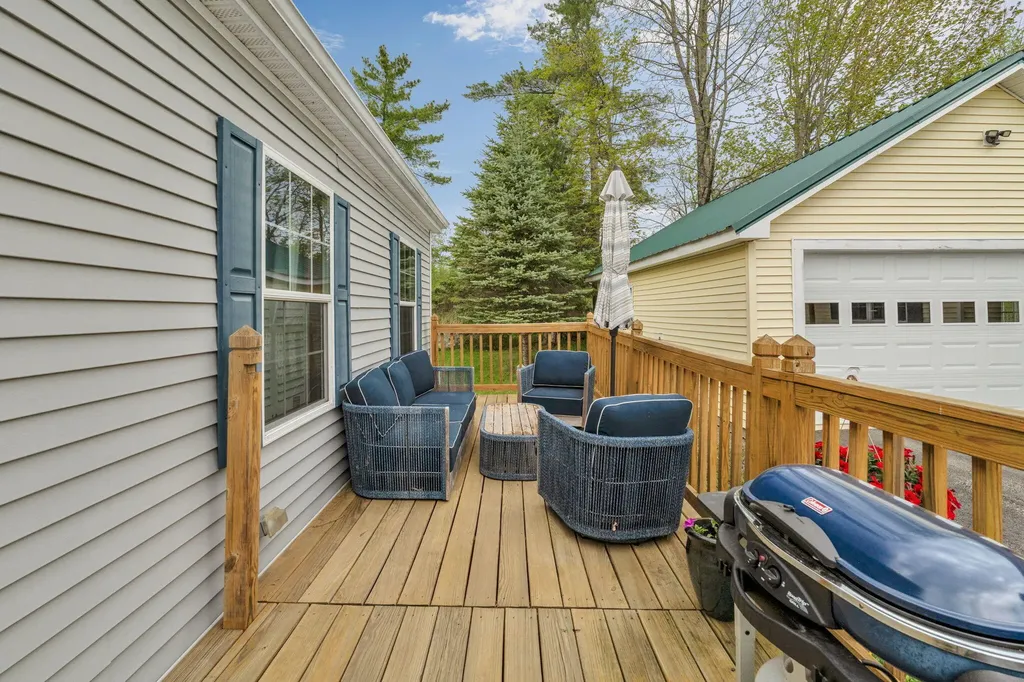 8 E Street Bangor ME 04401