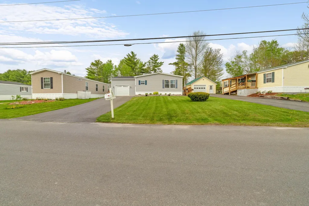8 E Street Bangor ME 04401