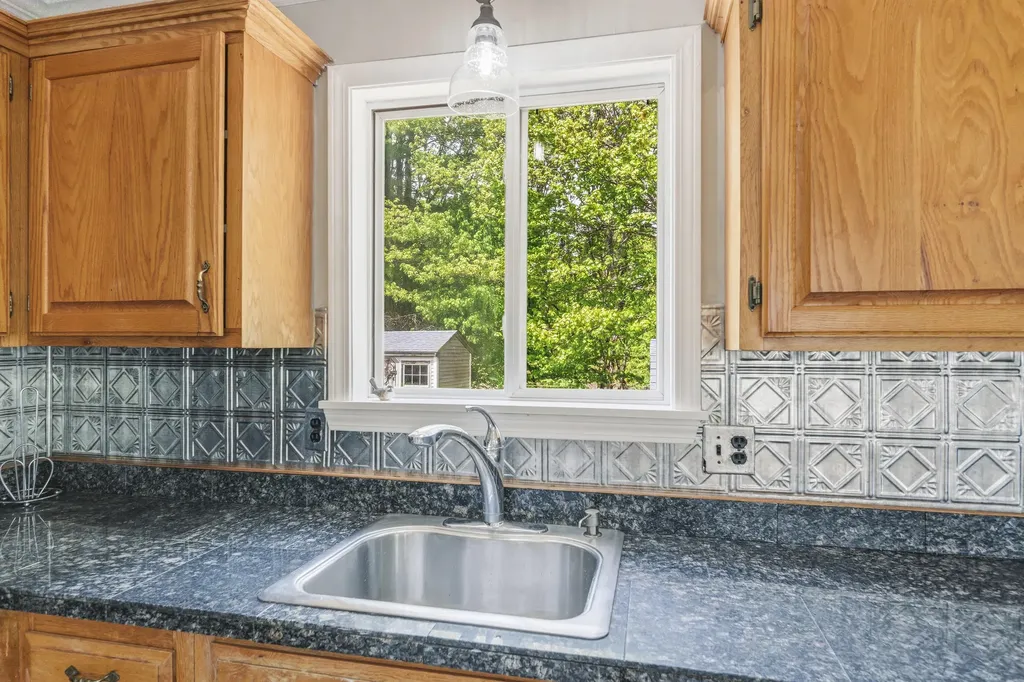 43 Glenwood Avenue Saco ME 04072