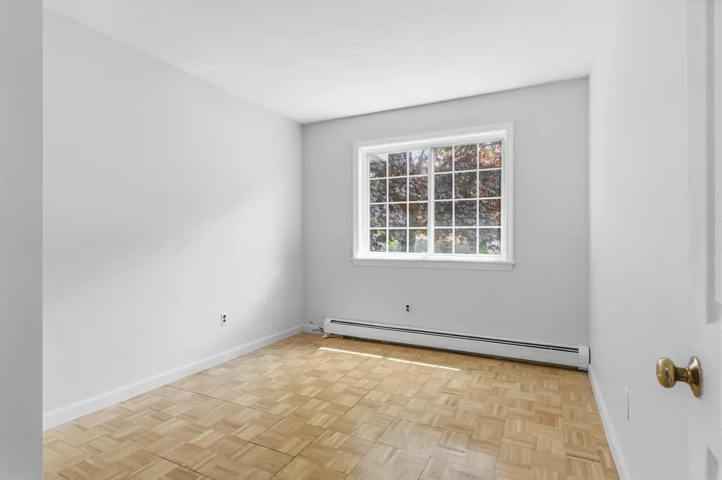 43 Glenwood Avenue Saco ME 04072
