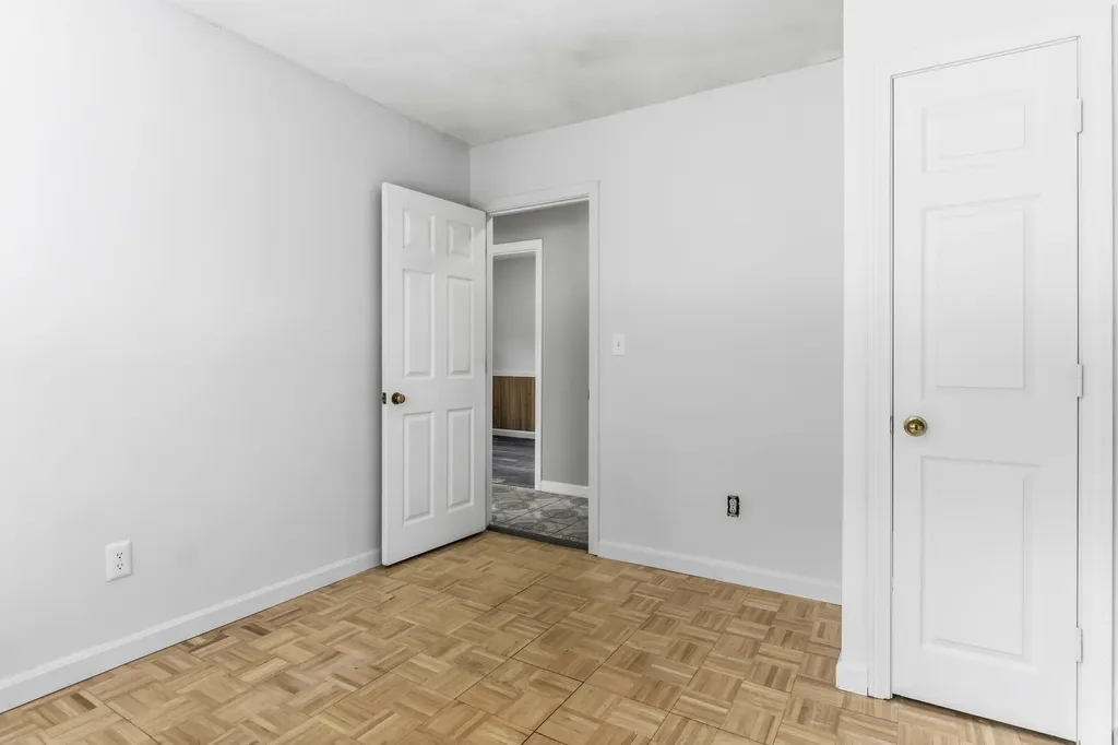 43 Glenwood Avenue Saco ME 04072