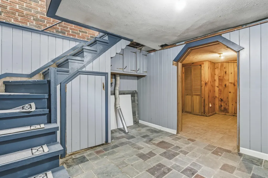43 Glenwood Avenue Saco ME 04072