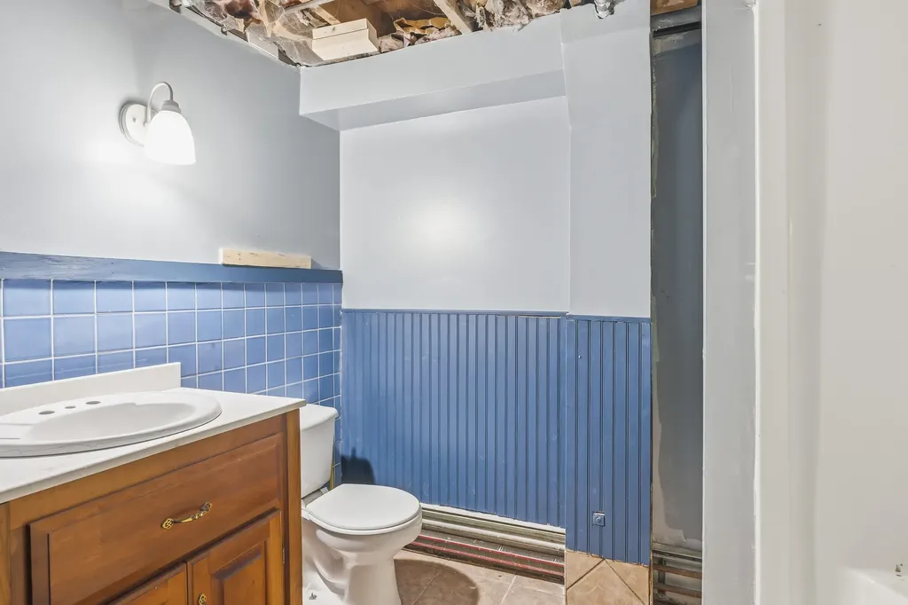 43 Glenwood Avenue Saco ME 04072