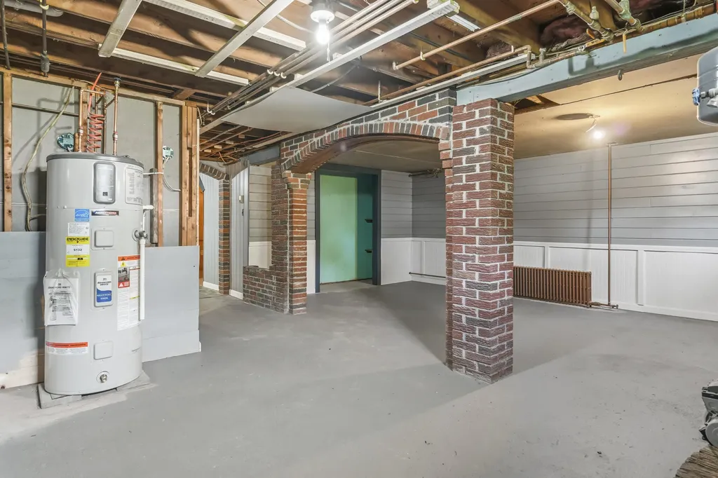 43 Glenwood Avenue Saco ME 04072