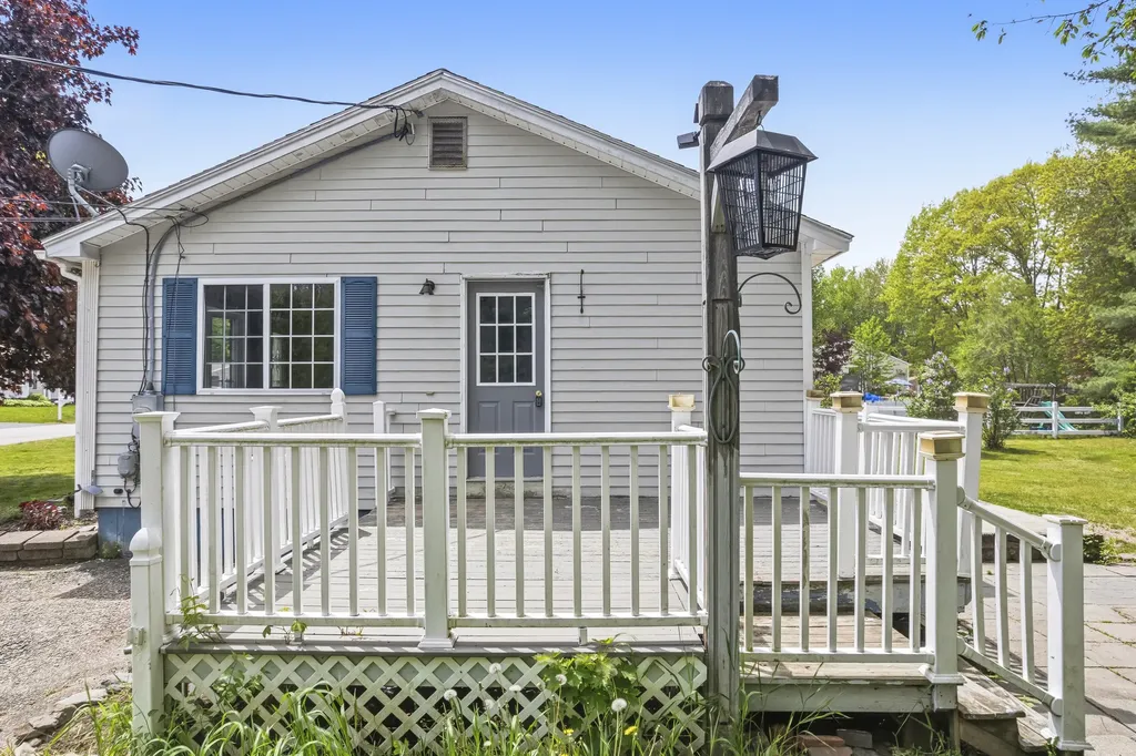 43 Glenwood Avenue Saco ME 04072