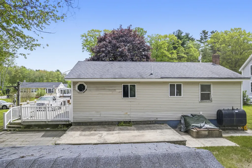 43 Glenwood Avenue Saco ME 04072