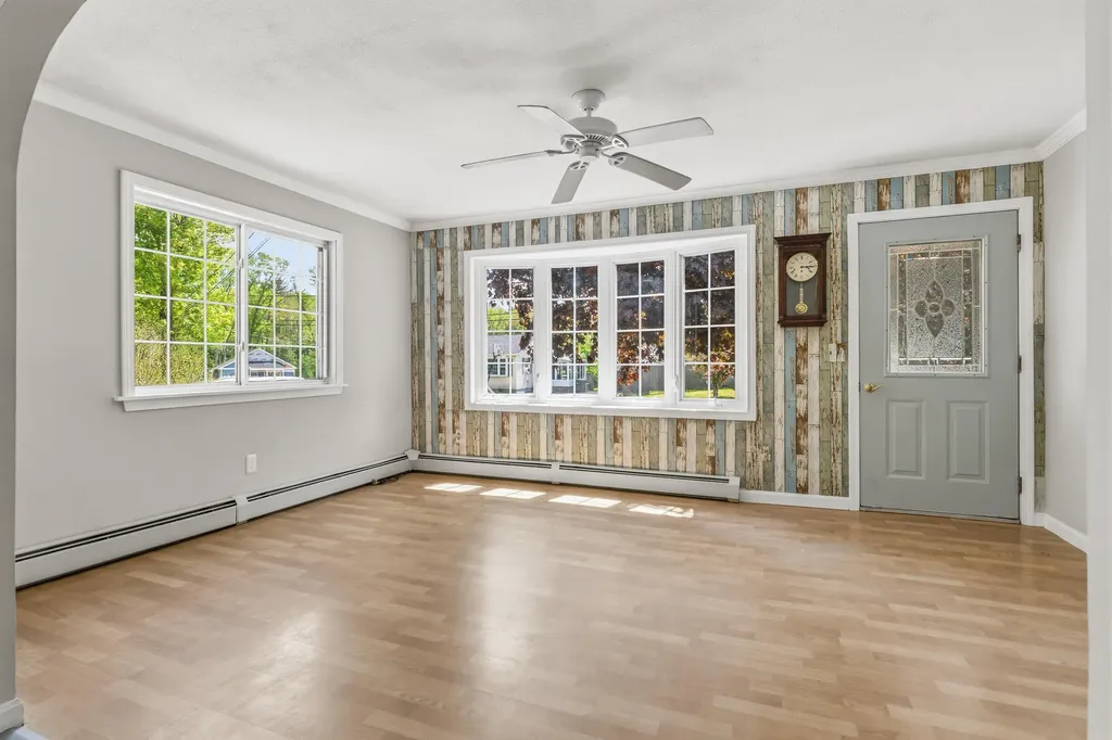 43 Glenwood Avenue Saco ME 04072