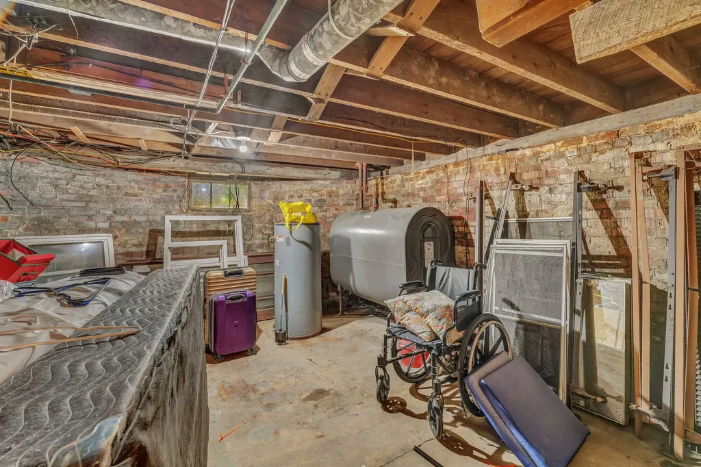 77 Oak Street Lewiston ME 04240