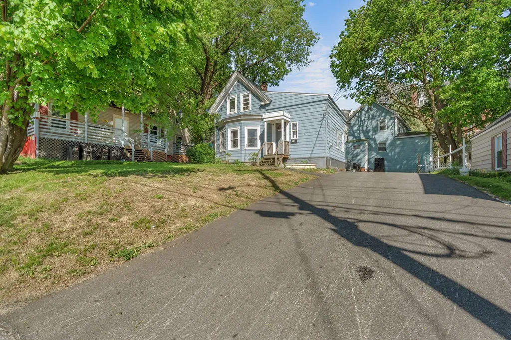 77 Oak Street Lewiston ME 04240