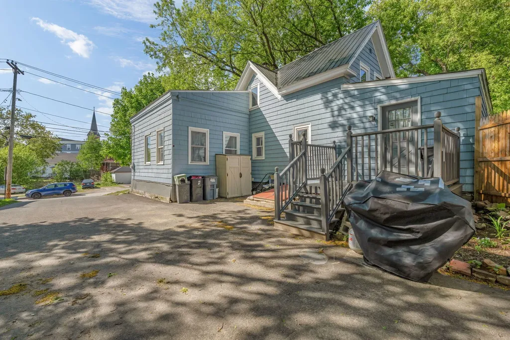 77 Oak Street Lewiston ME 04240