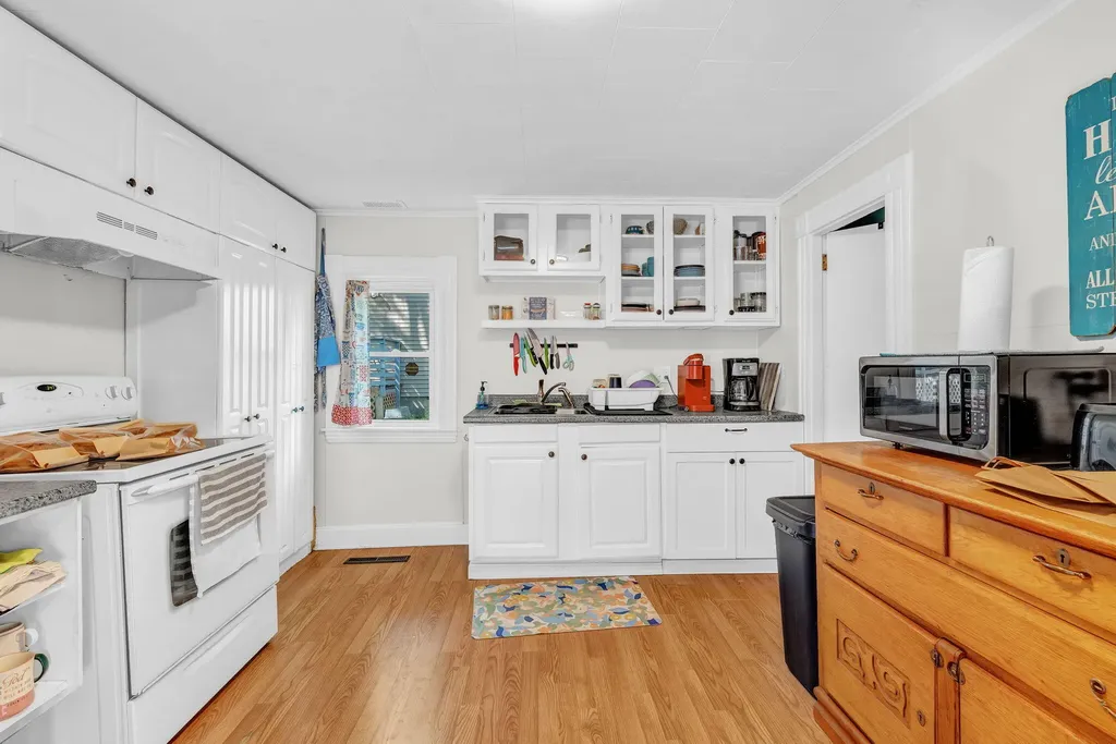 77 Oak Street Lewiston ME 04240
