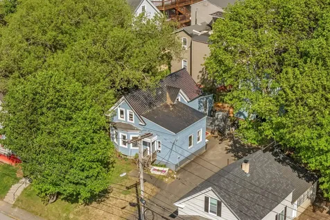 77 Oak Street Lewiston ME 04240