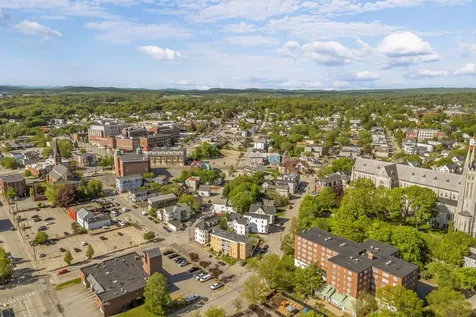 77 Oak Street Lewiston ME 04240
