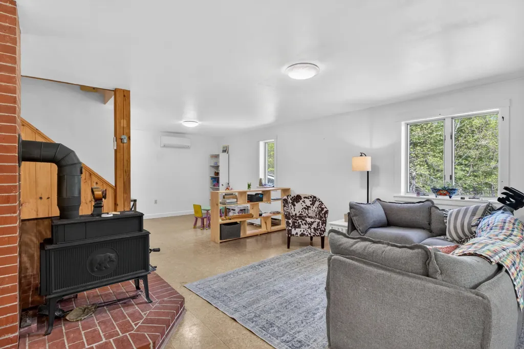 426 Bay Road Bowdoinham ME 04008