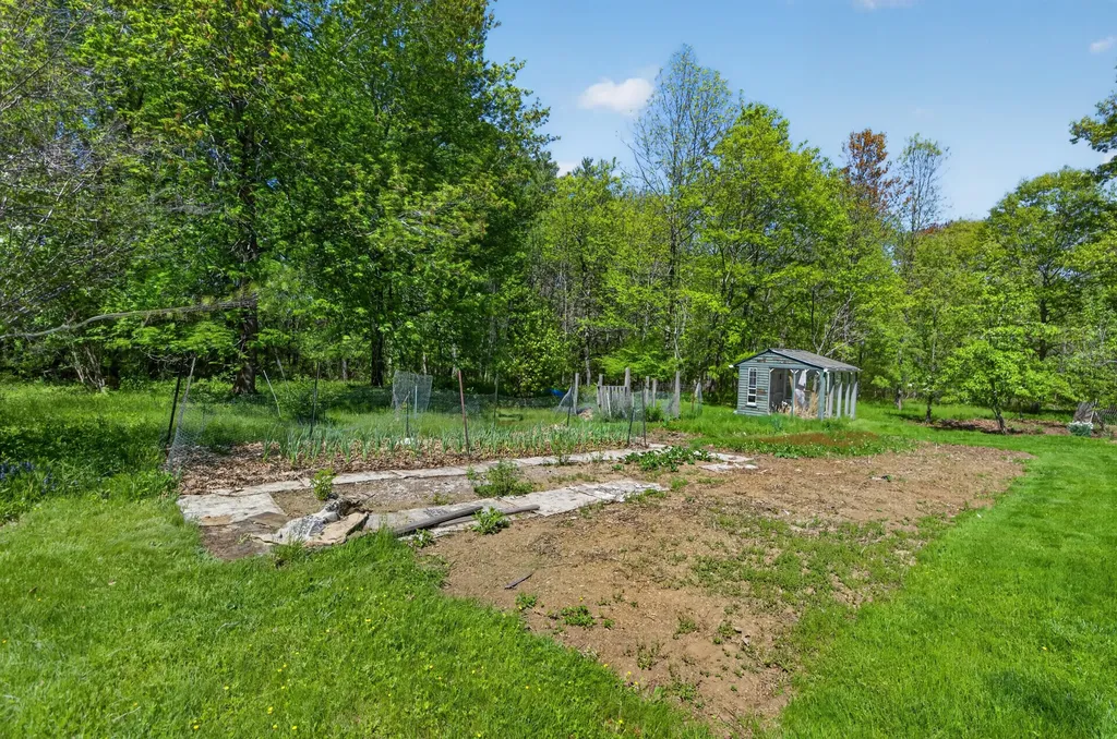 426 Bay Road Bowdoinham ME 04008