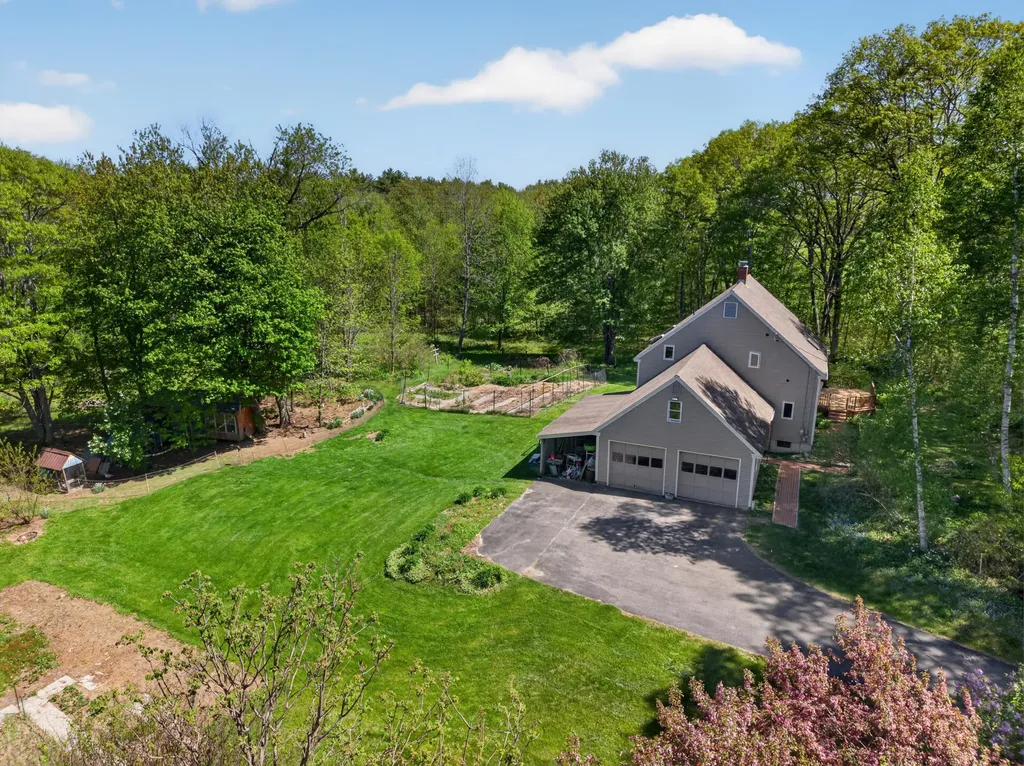 426 Bay Road Bowdoinham ME 04008