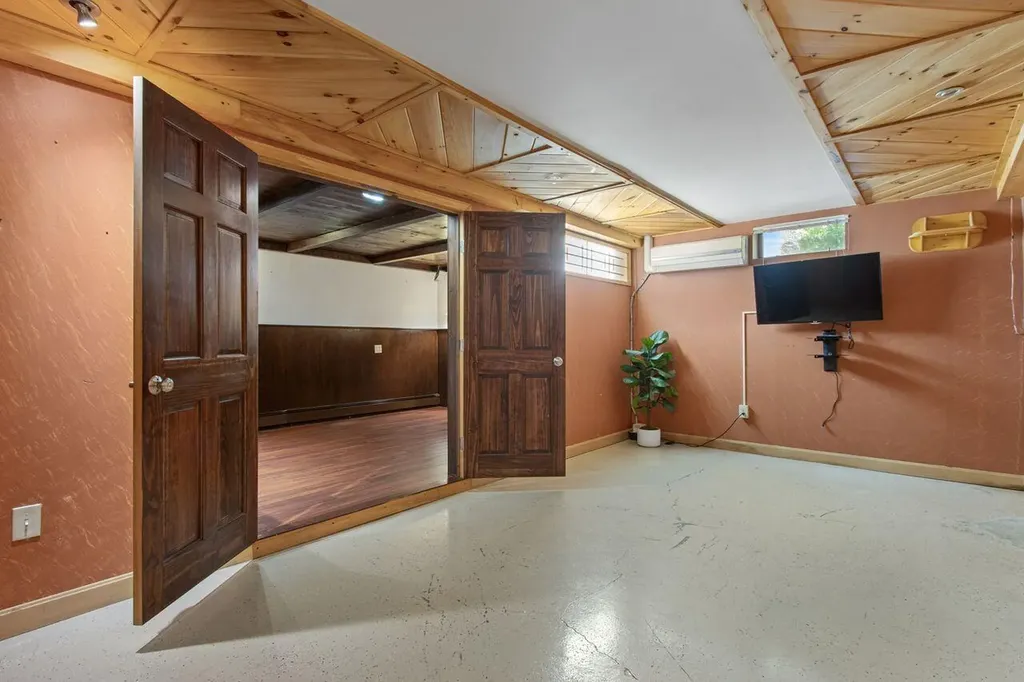 68 Aldworth Street Portland ME 04103