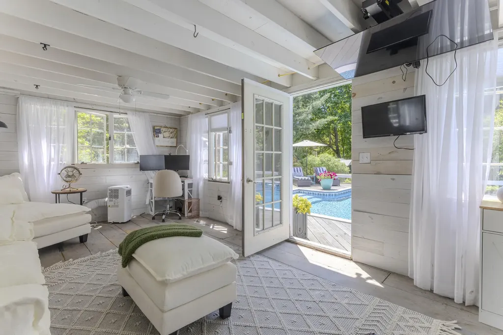 832 Sawyer Street South Portland ME 04106