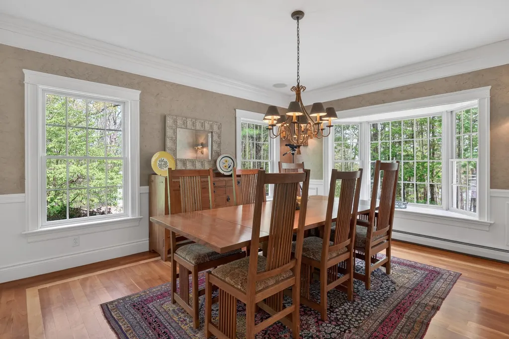 26 Veronica Lane Falmouth ME 04105