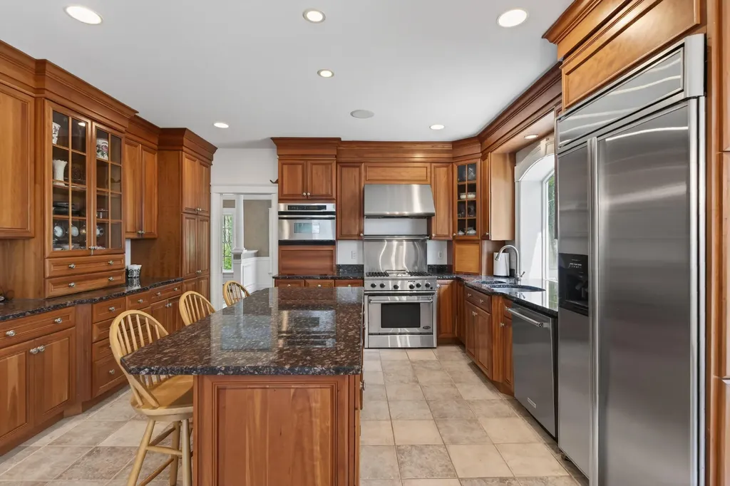 26 Veronica Lane Falmouth ME 04105