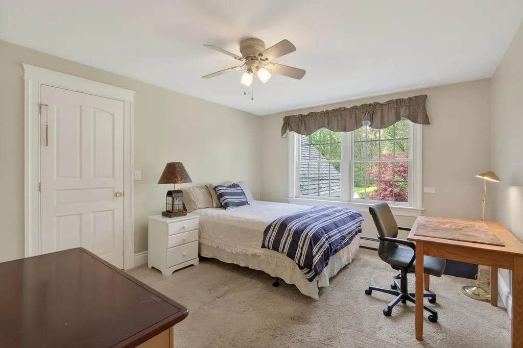 26 Veronica Lane Falmouth ME 04105