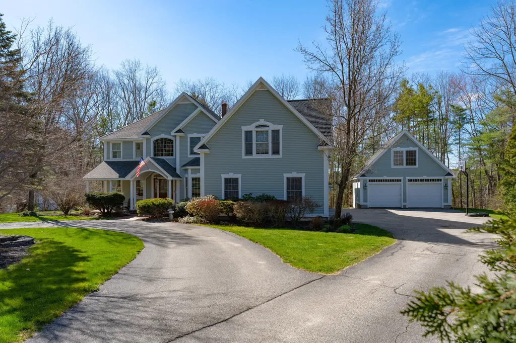 26 Veronica Lane Falmouth ME 04105