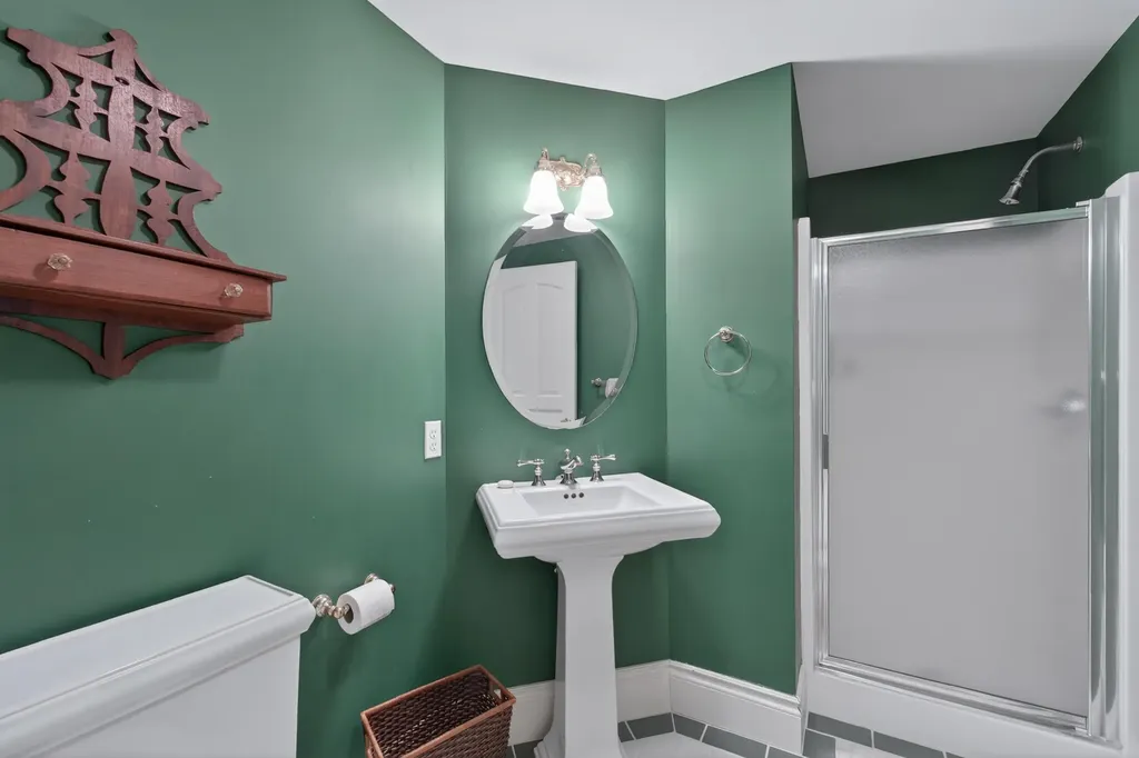 26 Veronica Lane Falmouth ME 04105