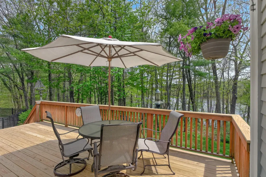 26 Veronica Lane Falmouth ME 04105