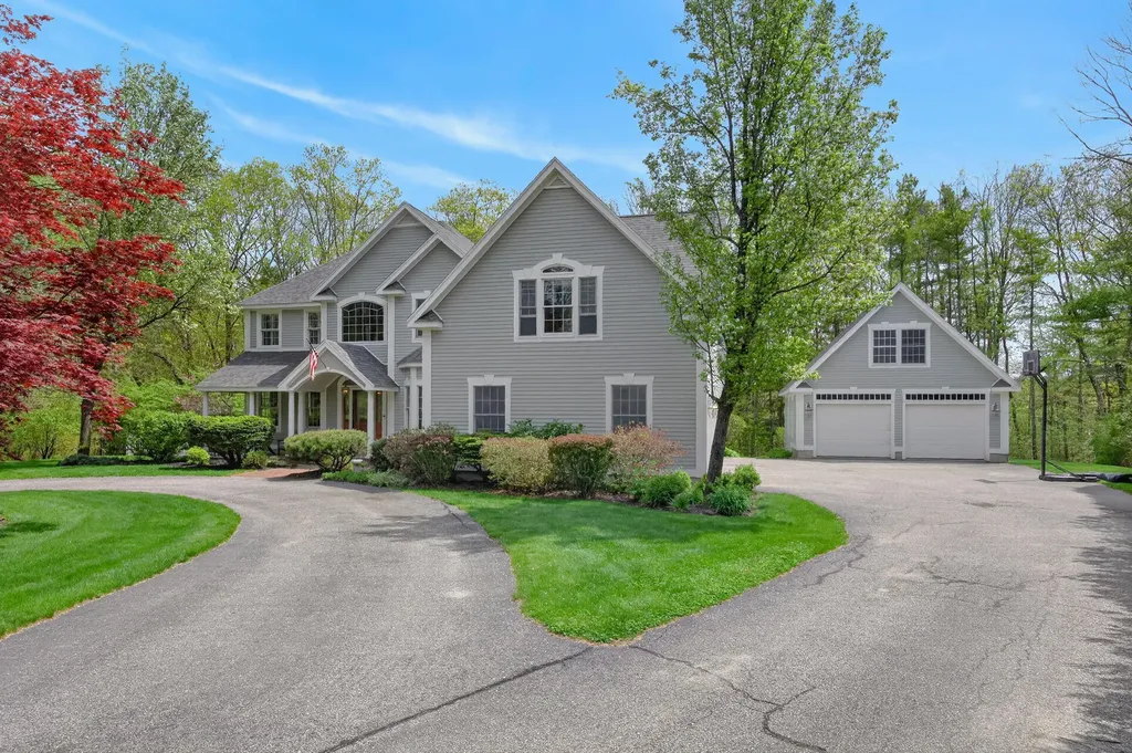 26 Veronica Lane Falmouth ME 04105