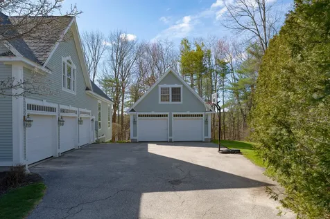 26 Veronica Lane Falmouth ME 04105