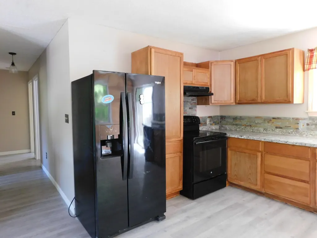 25 Brandy Lane Hudson ME 04449