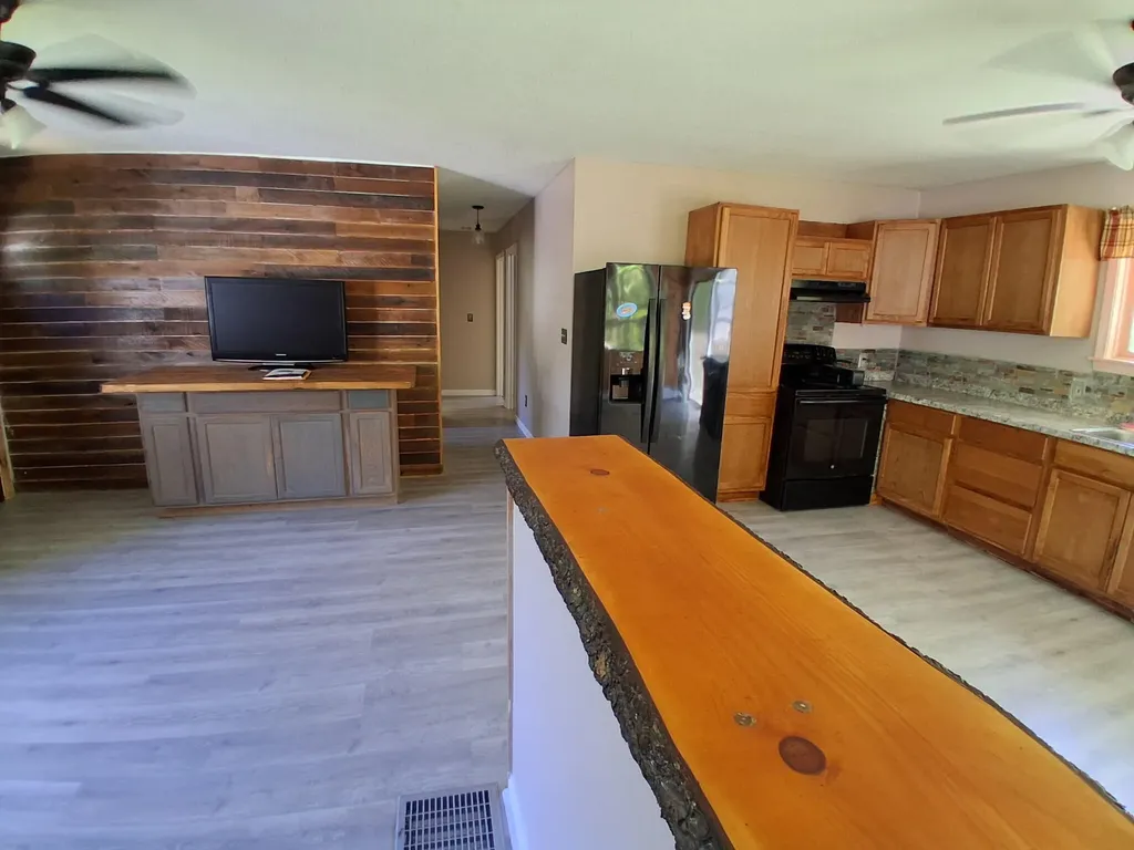 25 Brandy Lane Hudson ME 04449