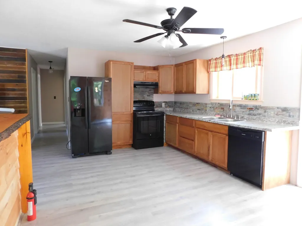 25 Brandy Lane Hudson ME 04449